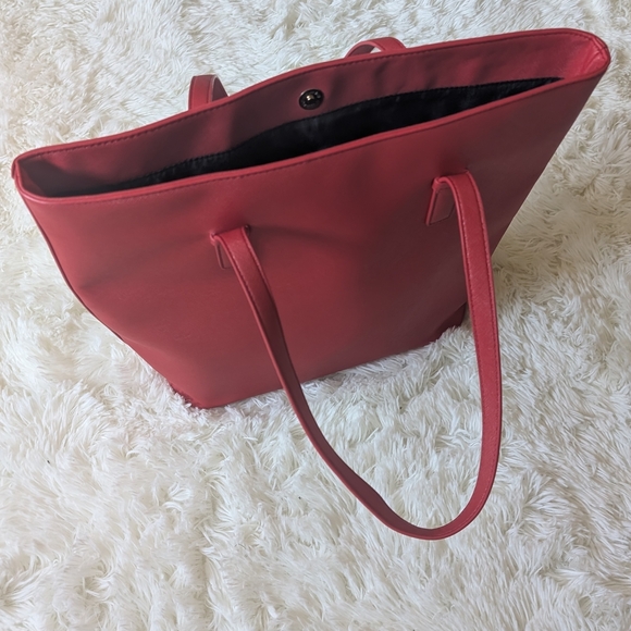 Elegant Red Tote Bag - Picture 11 of 12